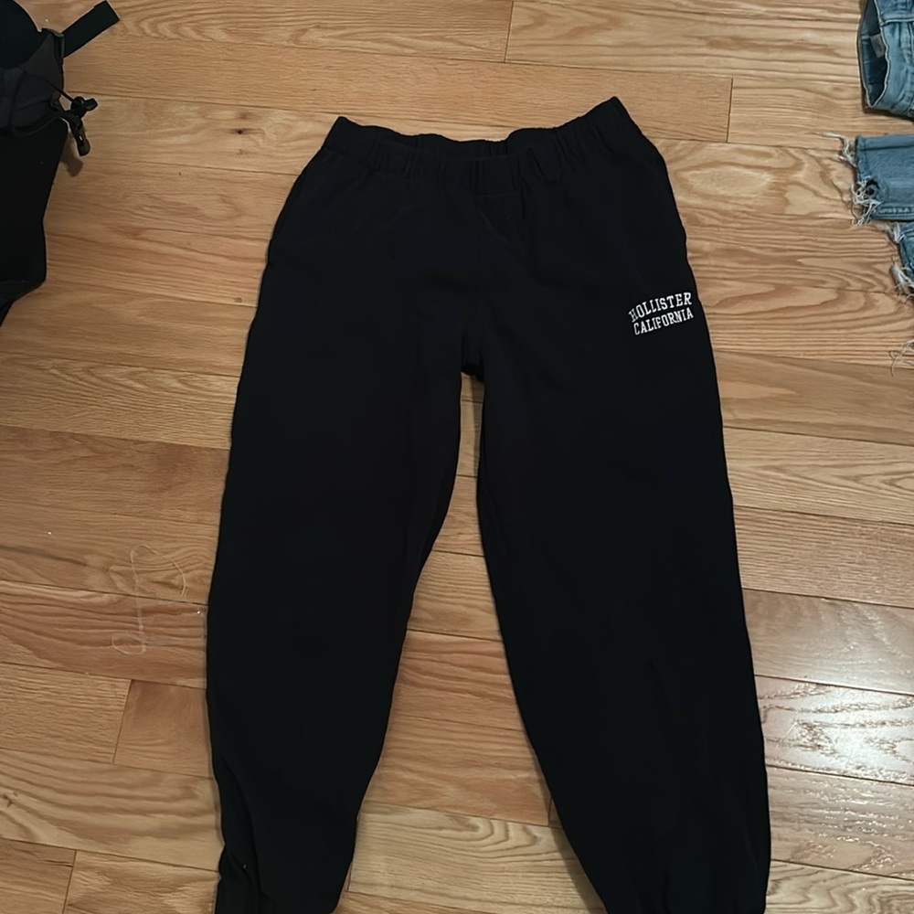 Black Hollister sweatpants